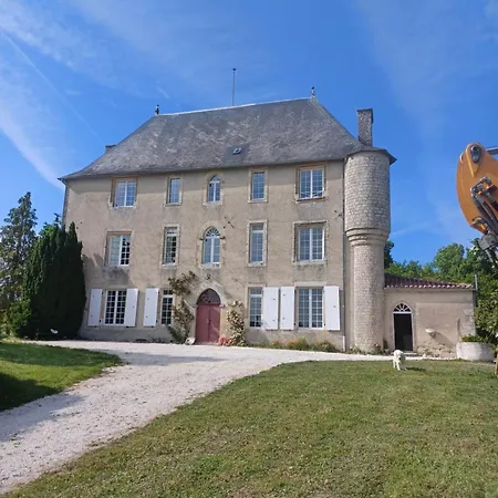Chateau De Brie Bed & Breakfast Aulnay (Charente-Maritime)