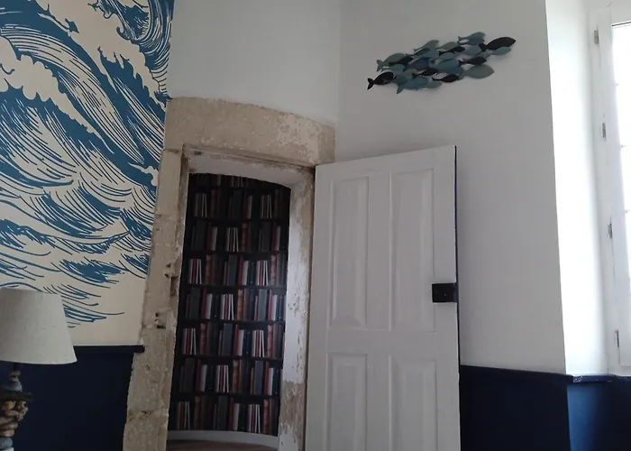 Chateau De Brie Bed & Breakfast *